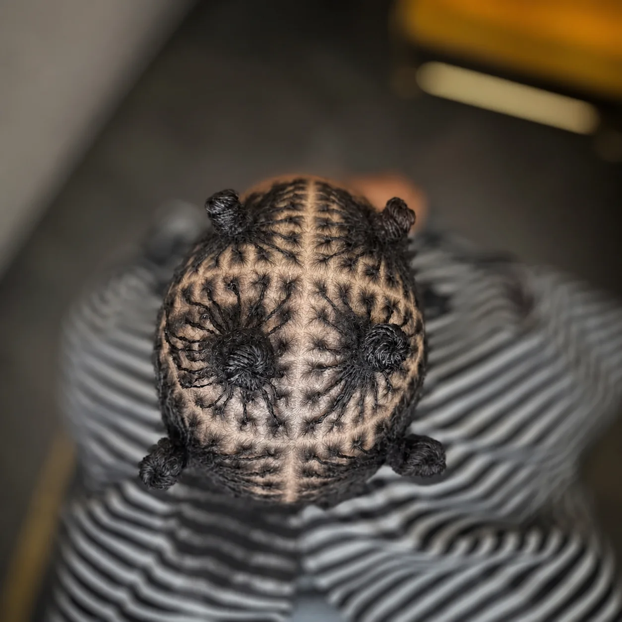 Top-down install sectioning by Taé